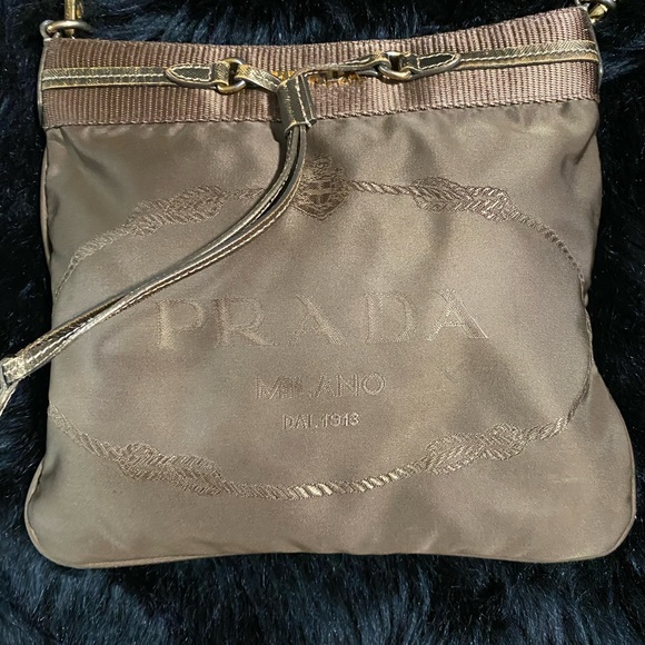 Prada gold crossbody pristine condition - Picture 2 of 10